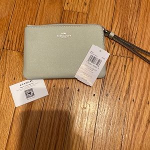NWT ✨ Coach Corner Zip Wristlet - Silver/Light Sage